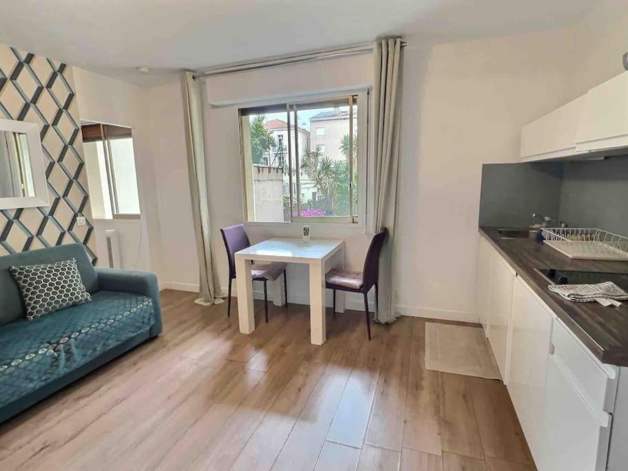 Mozart 10 Min Walk From Palais Des Festivals. Parking